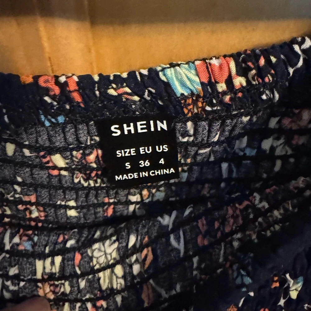 SHEIN Multicolor Floral Smocked Sun Dress With Side Slit - Picture 2 of 11